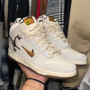 Nike High-Top Sneakers in Beige and Dark Brown